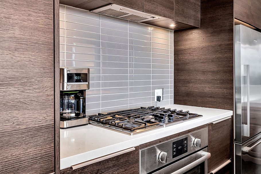 2107 1550 Fern Street North Vancouver, BC - 19