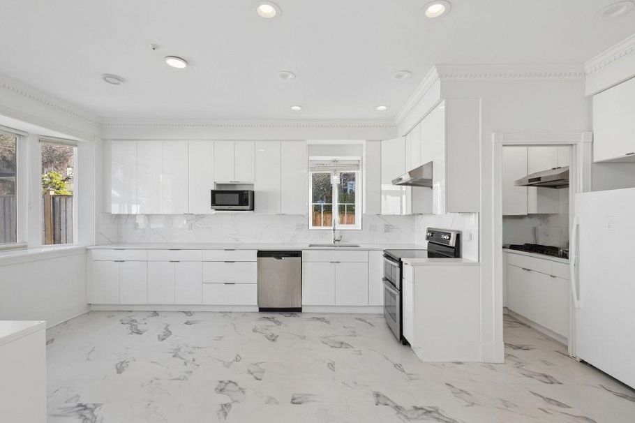 2709 W 37th Avenue Vancouver, BC - 16