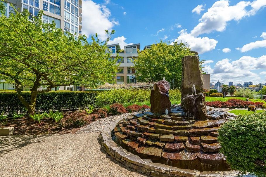 321 1228 Marinaside Crescent Vancouver, BC - 33