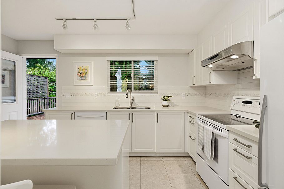 2829 Sechelt Drive North Vancouver, BC - 13