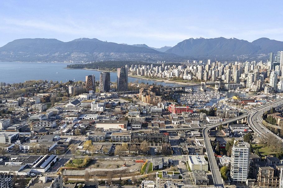 303 1633 West 8th Avenue Vancouver, BC - 36