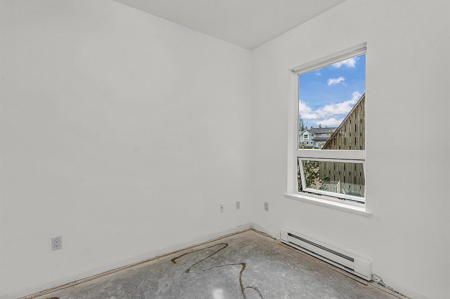 206 3151 Connaught Crescent North Vancouver, BC - 16