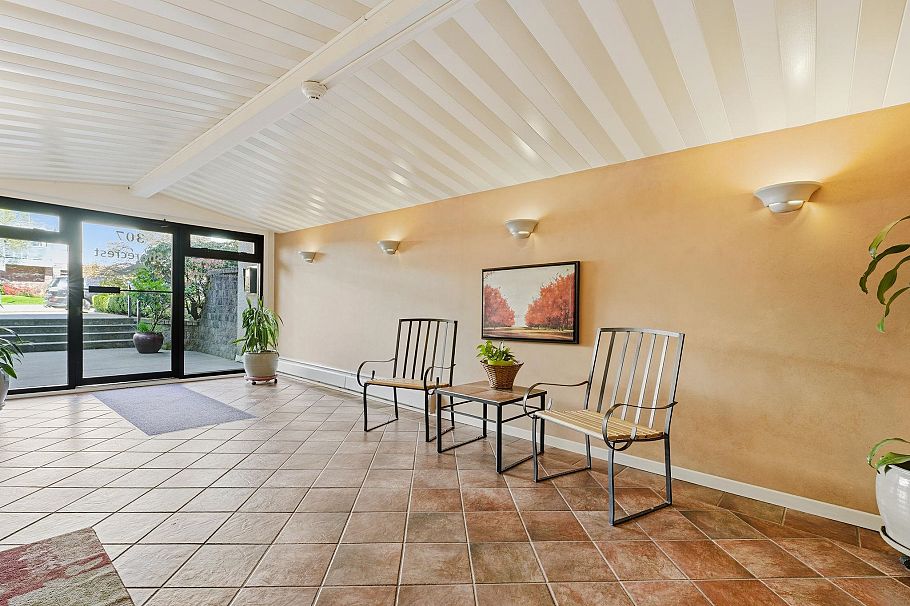 105 307 W 2nd Street North Vancouver, BC - 30