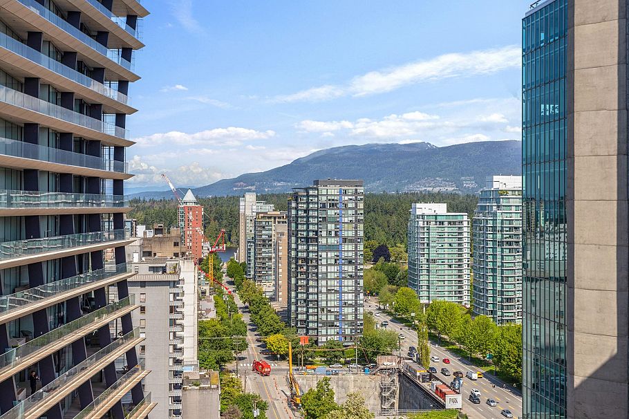 13C 1500 Alberni Street Vancouver, BC - 13