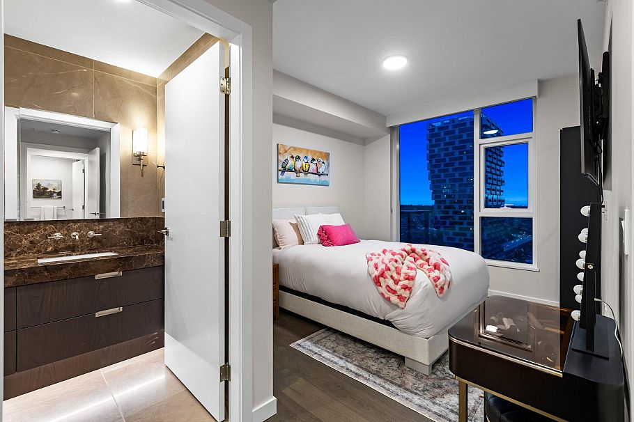 3404 1335 Howe Street Vancouver, BC - 25