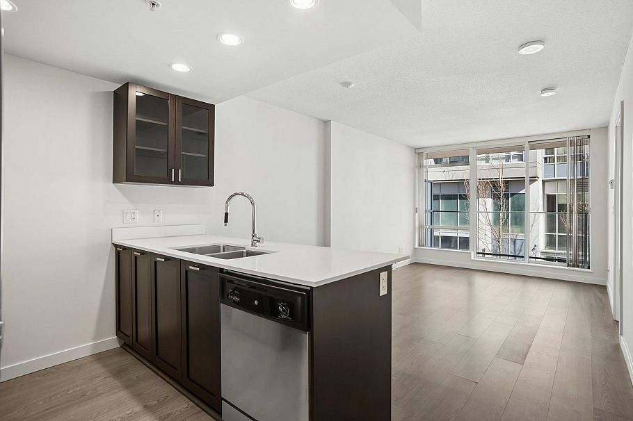 206 4815 Eldorado Mews Vancouver, BC - 3