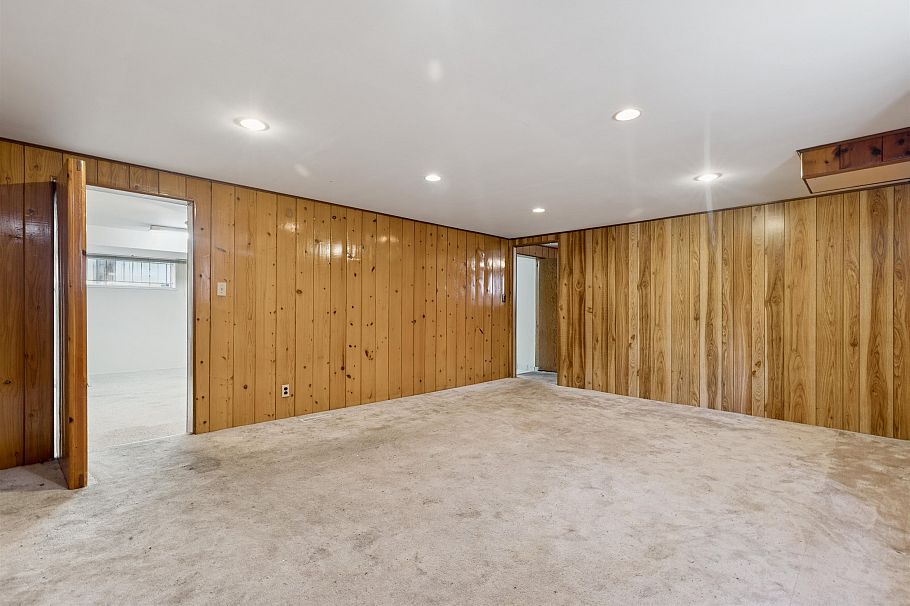 133 W 63rd Avenue Vancouver, BC - 32