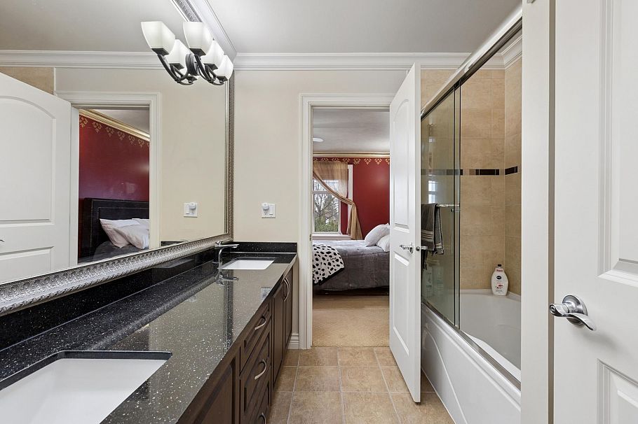 418 E 13th Street North Vancouver, BC - 22