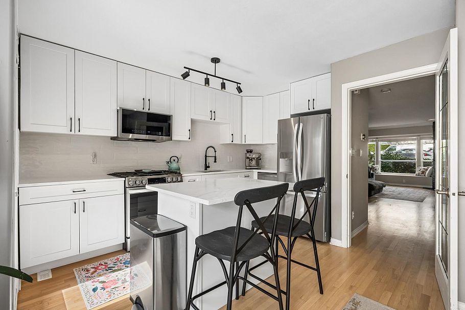 104 225 E 6th Street North Vancouver, BC - 8