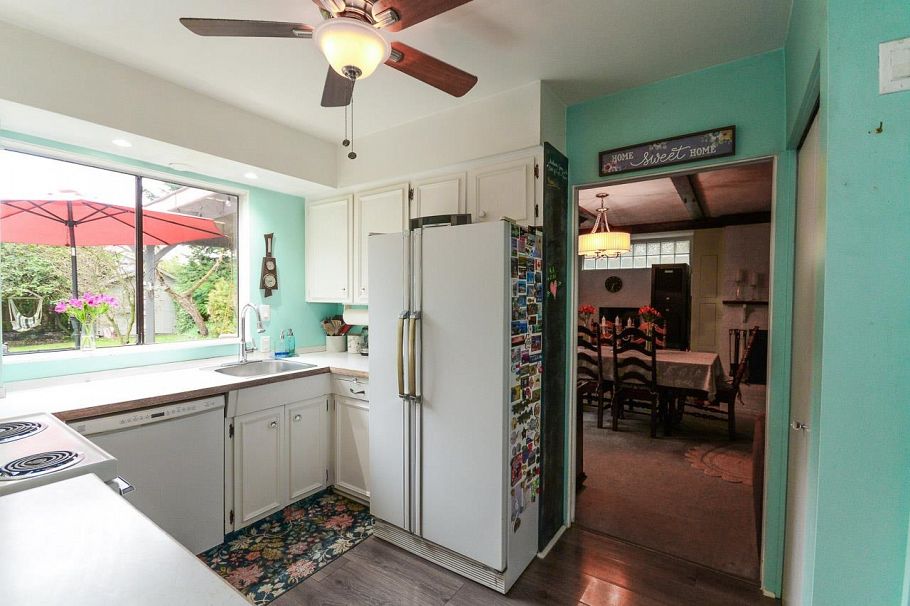 1733 Ross Road North Vancouver, BC - 11