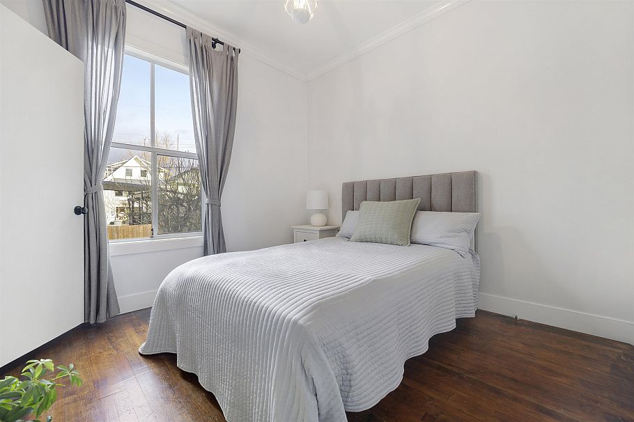 1923 E 1st Avenue Vancouver, BC - 5