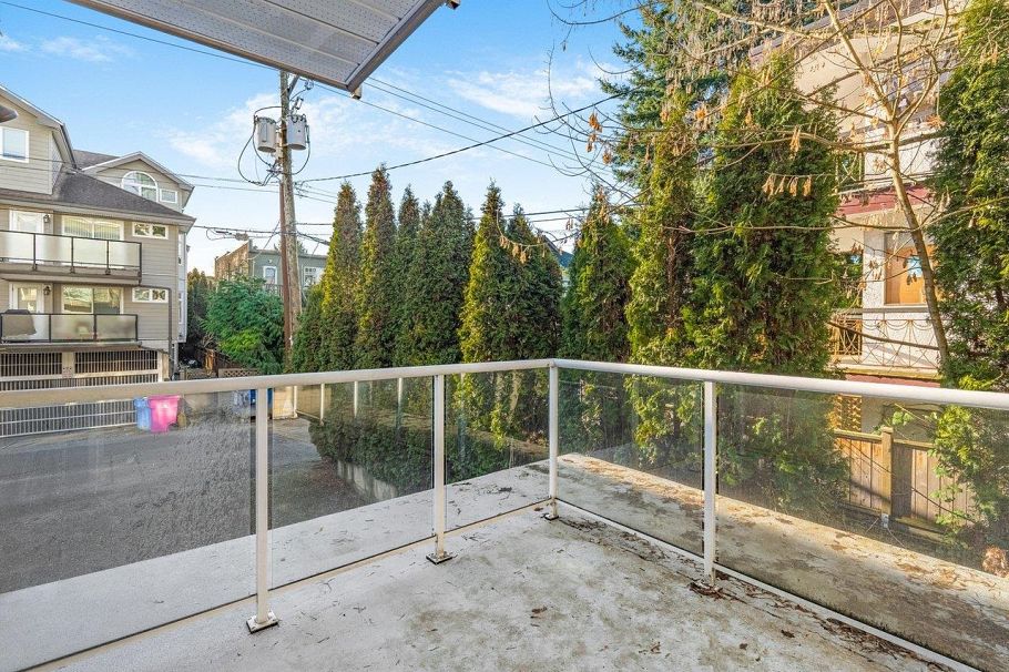 202 966 W 14th Avenue Vancouver, BC - 30