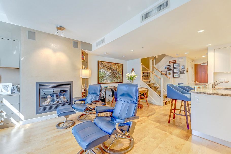 TH29 1295 W Cordova Street Vancouver, BC - 9