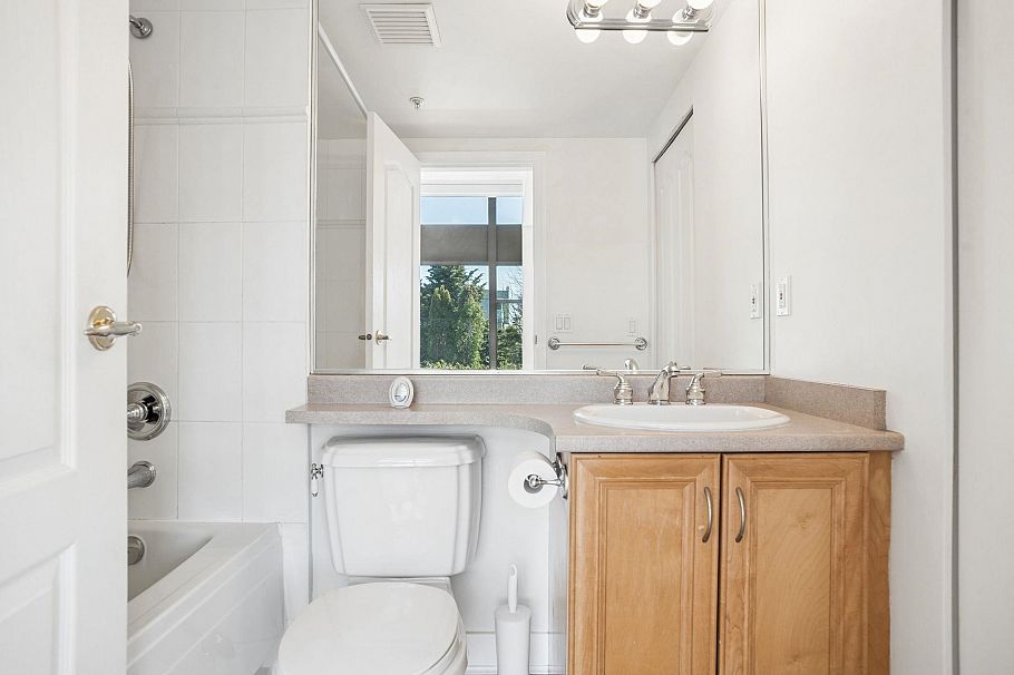 305 2119 Yew Street Vancouver, BC - 17