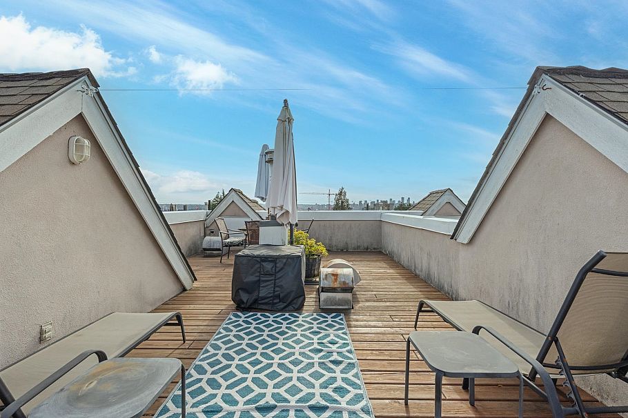 104 225 E 6th Street North Vancouver, BC - 31