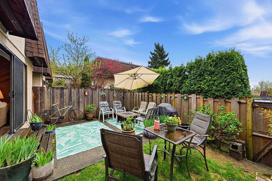 841 Old Lillooet Road North Vancouver, BC - 16