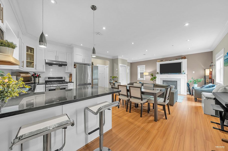 723 E 12th Avenue Vancouver, BC - 11