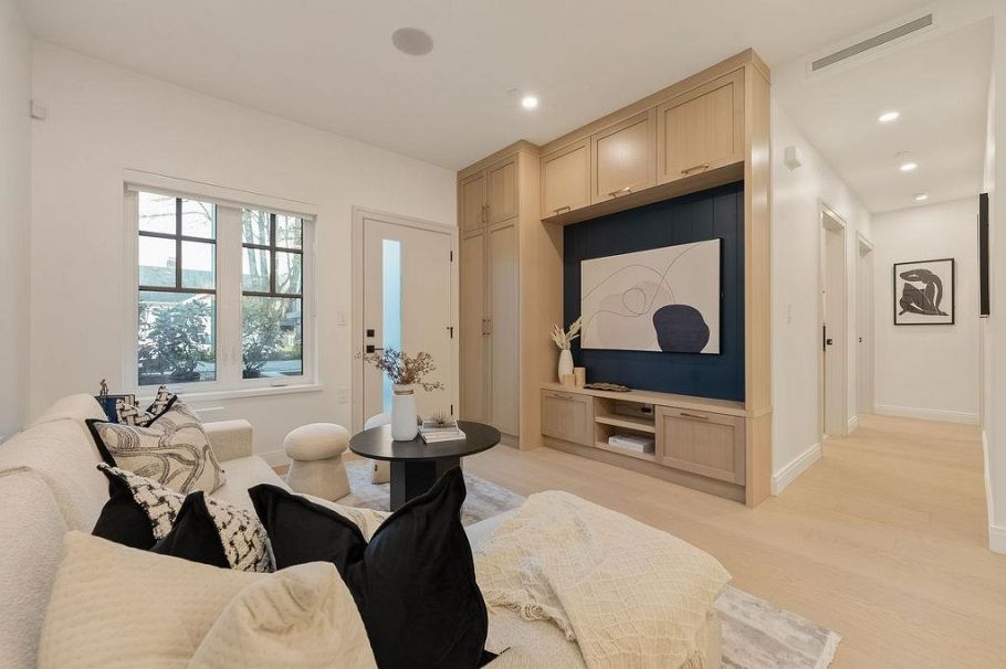 2540 Grant Street Vancouver, BC - 5