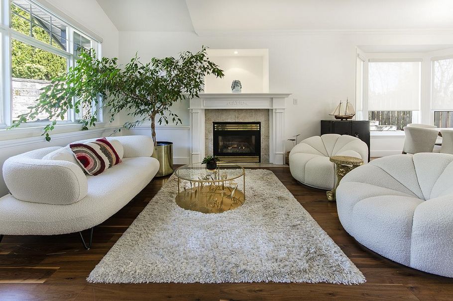 1075 Adderley Street North Vancouver, BC - 3