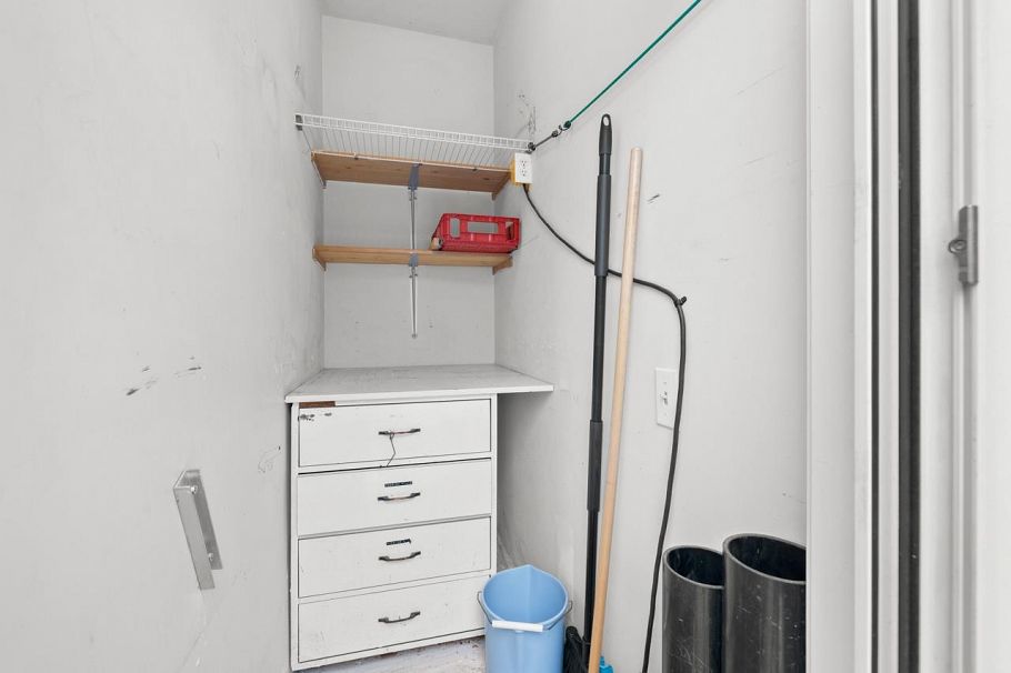 415 121 W 29th Street North Vancouver, BC - 27