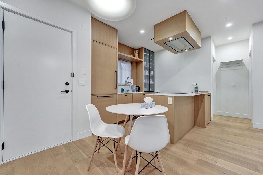 1232 W 26th Avenue Vancouver, BC - 14