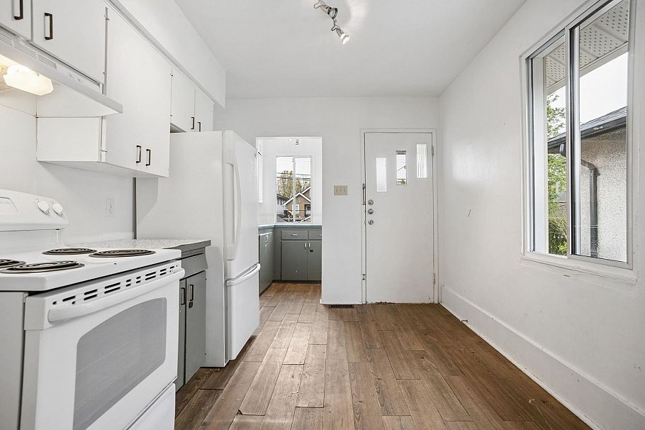 2654 Triumph Street Vancouver, BC - 9