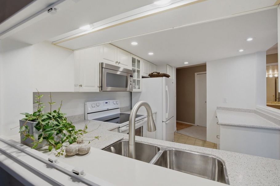 704 995 Roche Point Drive North Vancouver, BC - 13