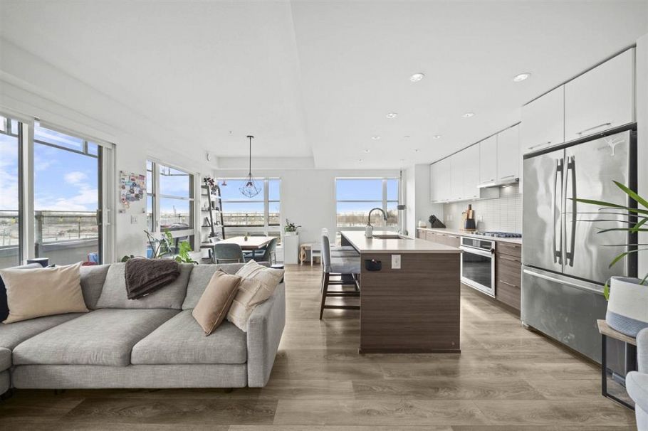 615 3488 Sawmill Crescent Vancouver, BC - 2