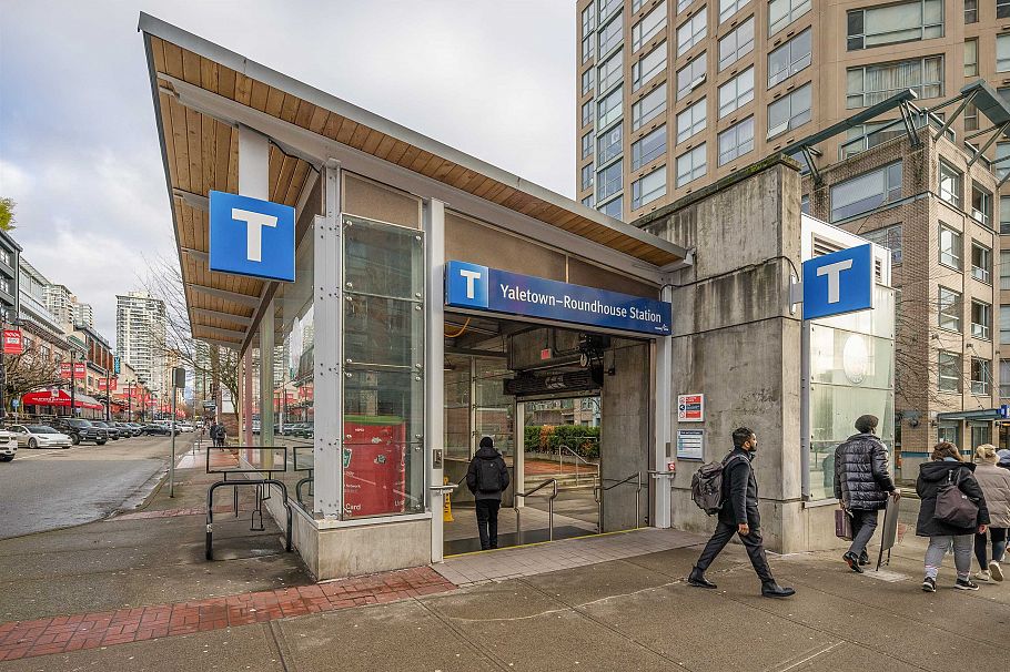 1711 939 Expo Boulevard Vancouver, BC - 29