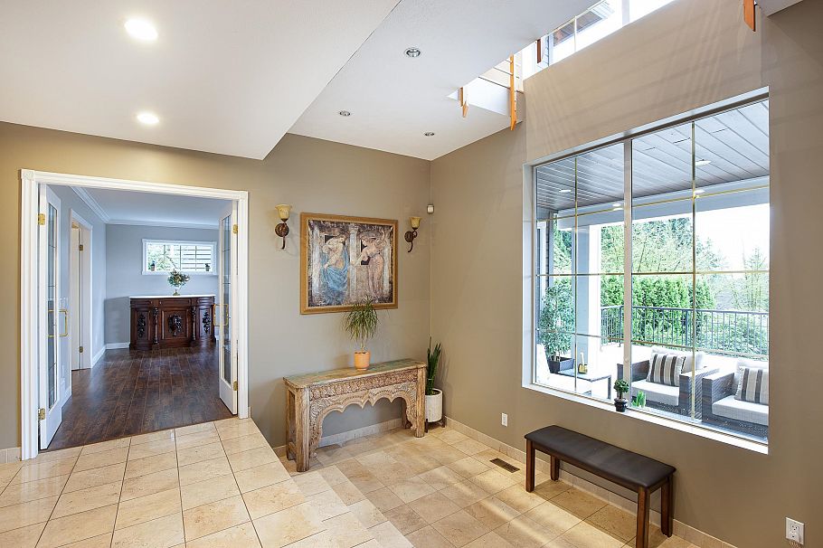 3973 Braemar Place North Vancouver, BC - 2