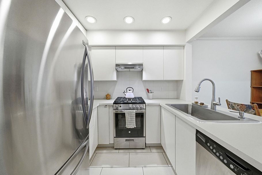 1405 Pendrell Street Vancouver, BC - 11