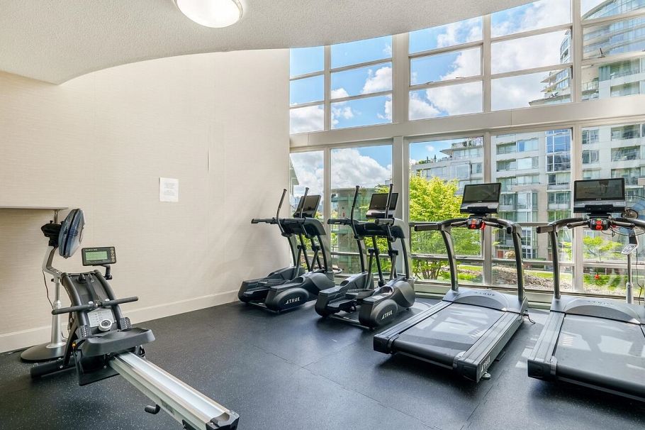 321 1228 Marinaside Crescent Vancouver, BC - 35