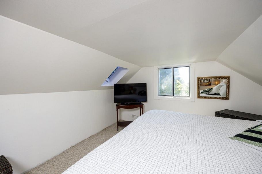 1061 Gladwin Drive North Vancouver, BC - 22