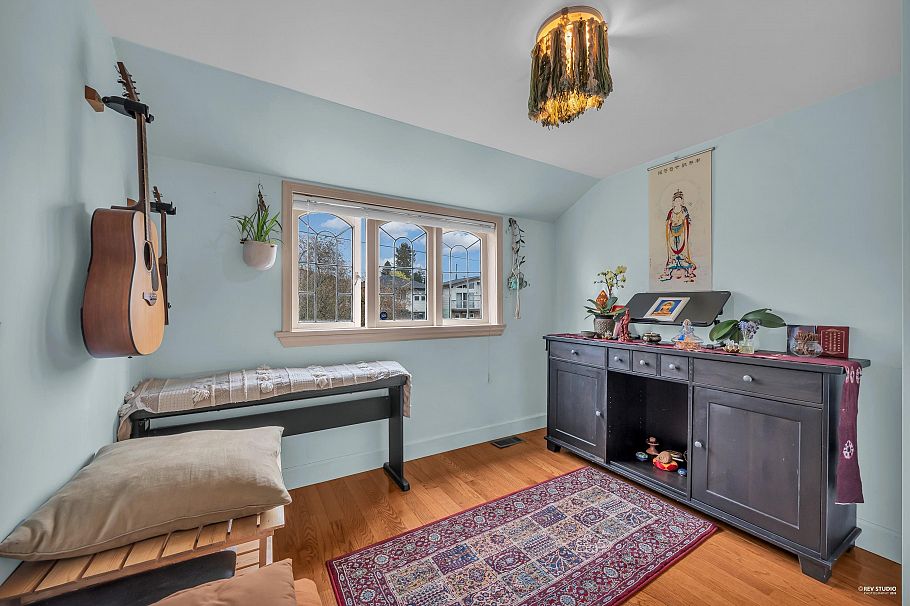 378 E 59th Avenue Vancouver, BC - 9