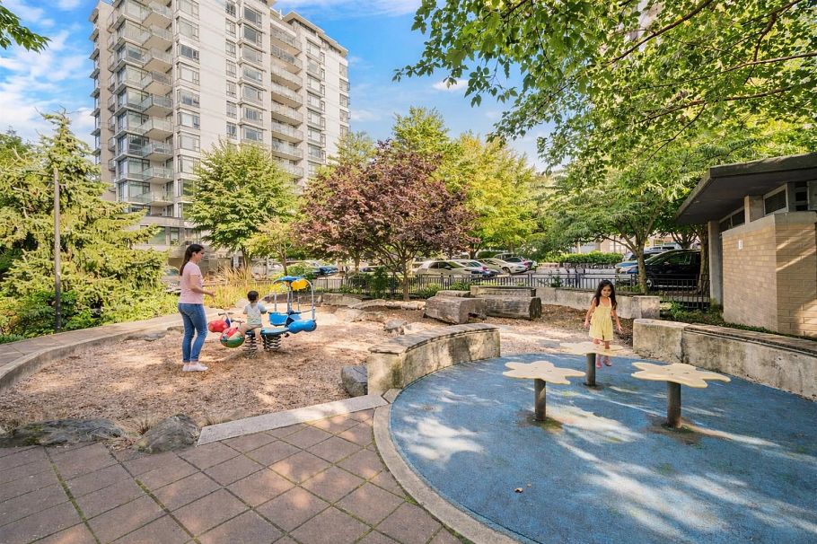 1304 1320 Chesterfield Avenue North Vancouver, BC - 26