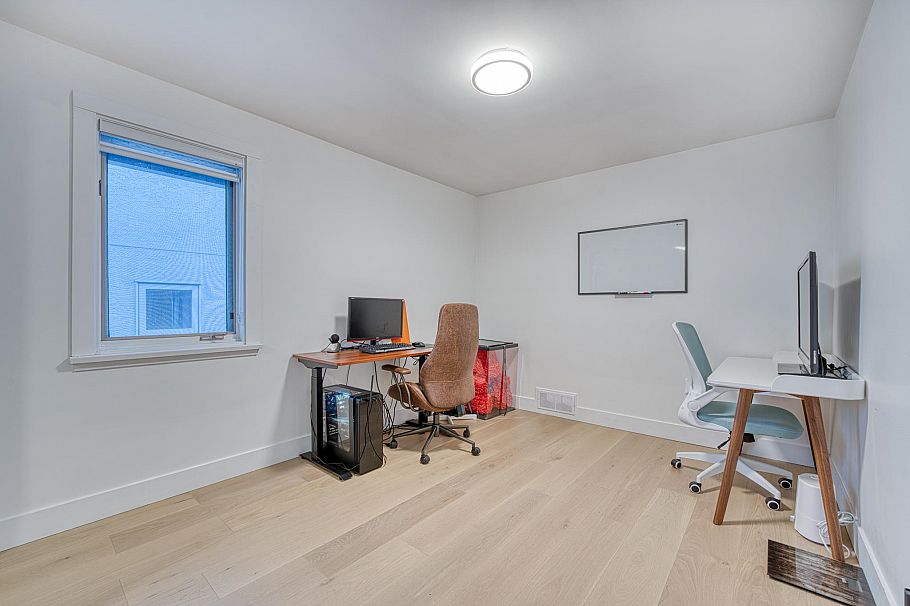 4377 W 12th Avenue Vancouver, BC - 20