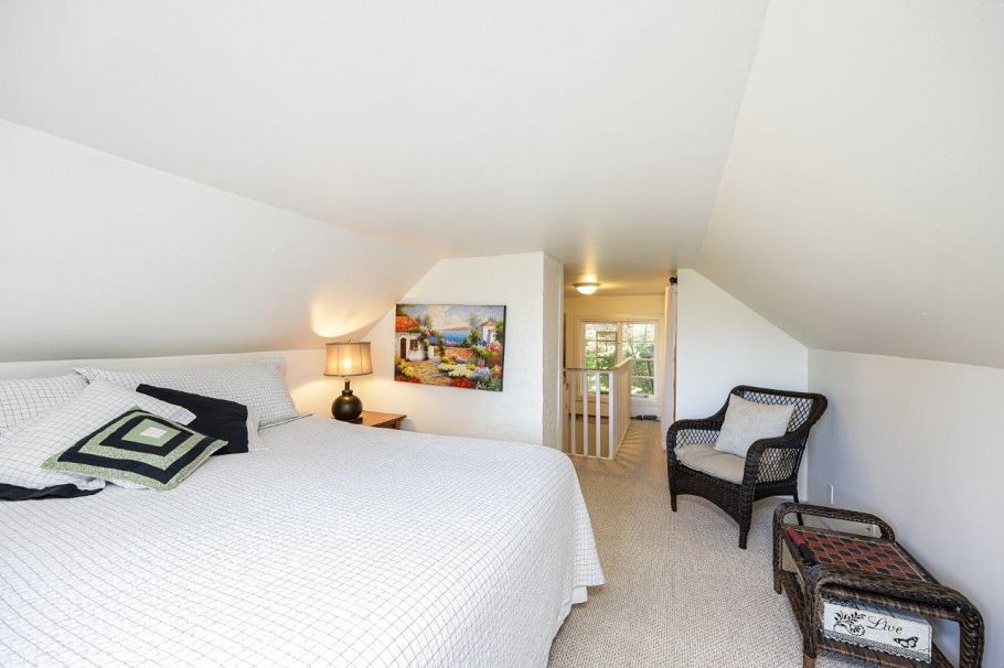 1061 Gladwin Drive North Vancouver, BC - 21