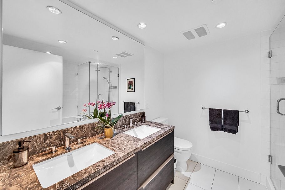 2107 1550 Fern Street North Vancouver, BC - 24