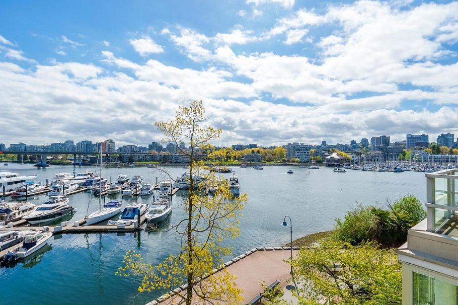 321 1228 Marinaside Crescent Vancouver, BC - 19