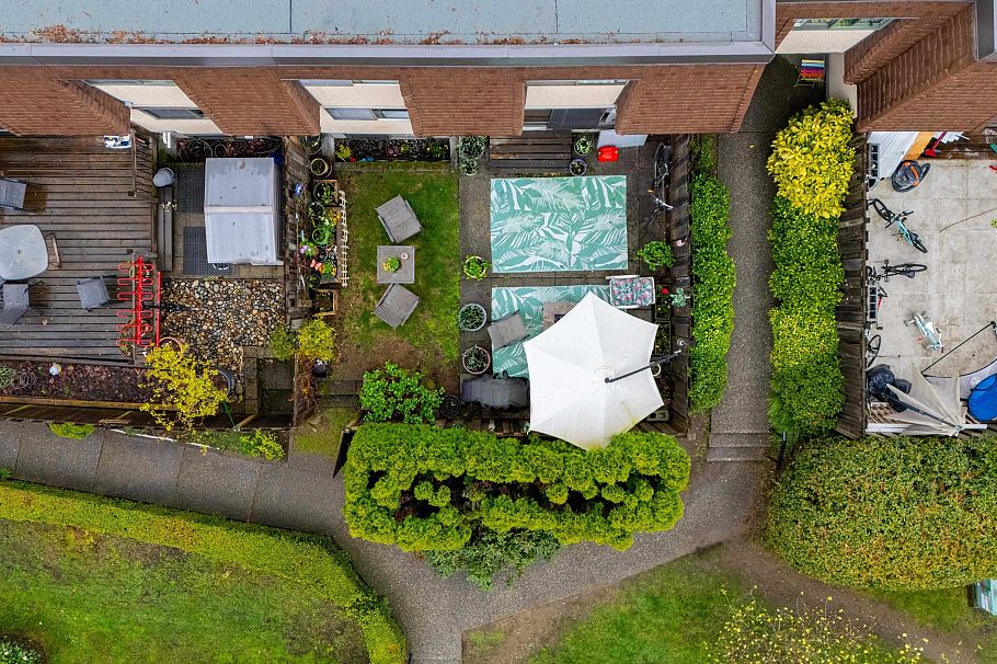 841 Old Lillooet Road North Vancouver, BC - 33