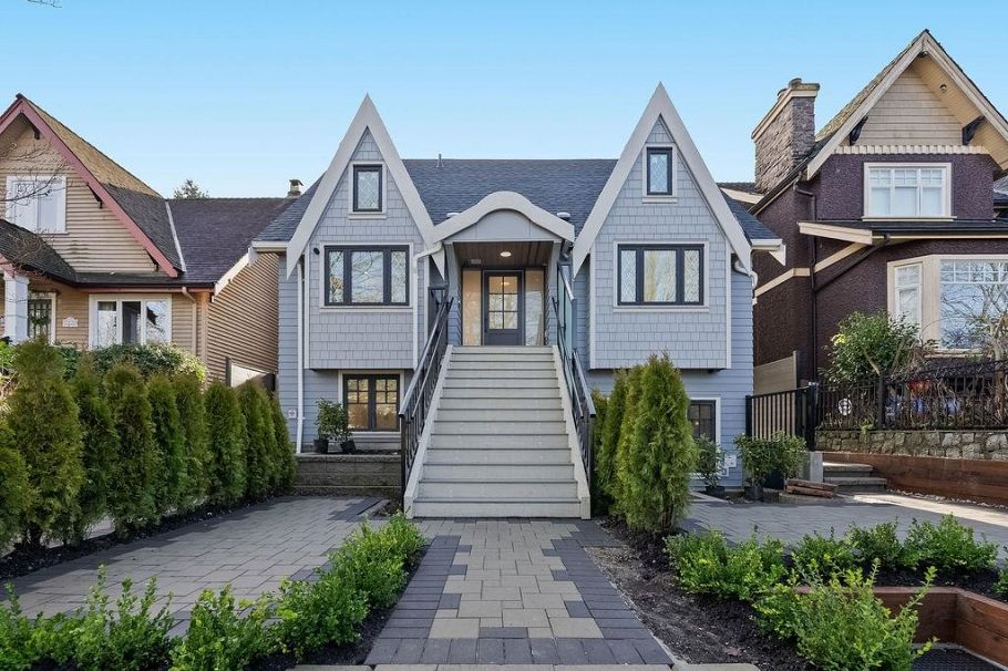 2540 Grant Street Vancouver, BC - 1