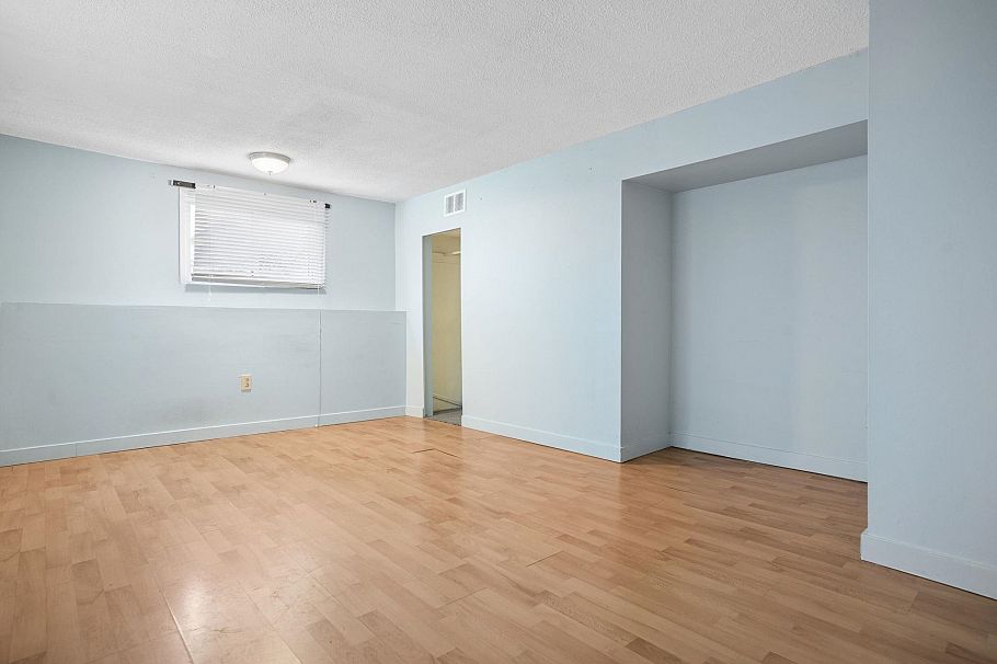 2654 Triumph Street Vancouver, BC - 16