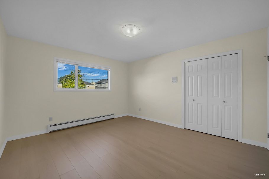 2445 W 19th Avenue Vancouver, BC - 24