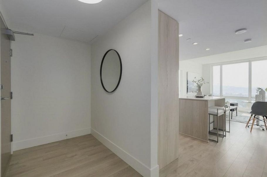 1804 680 Seylynn Crescent North Vancouver, BC - 2