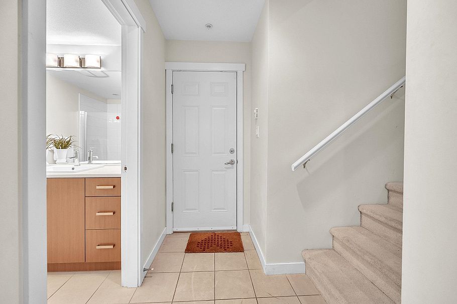 717 Premier Street North Vancouver, BC - 32