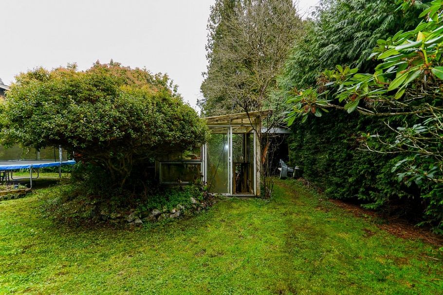 1733 Ross Road North Vancouver, BC - 23