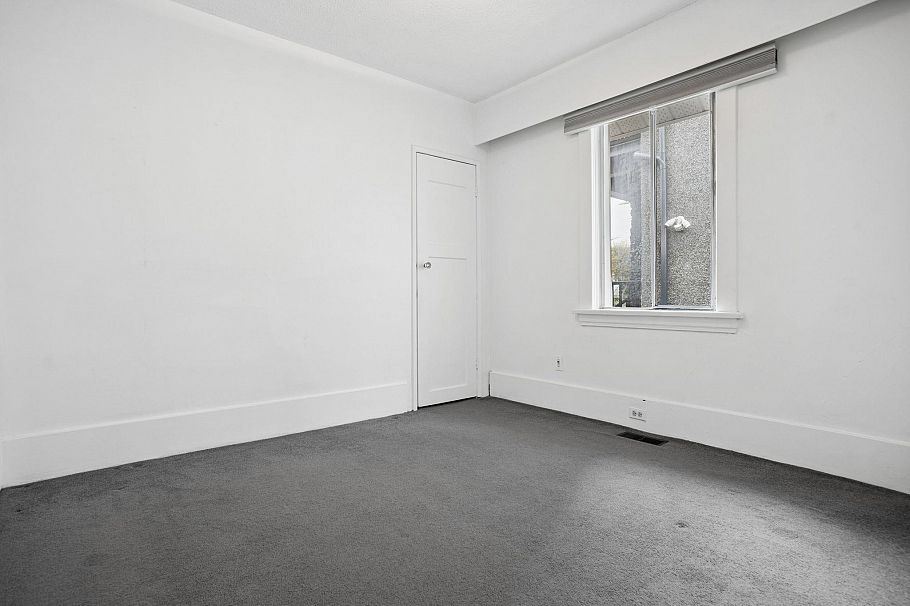 2654 Triumph Street Vancouver, BC - 14