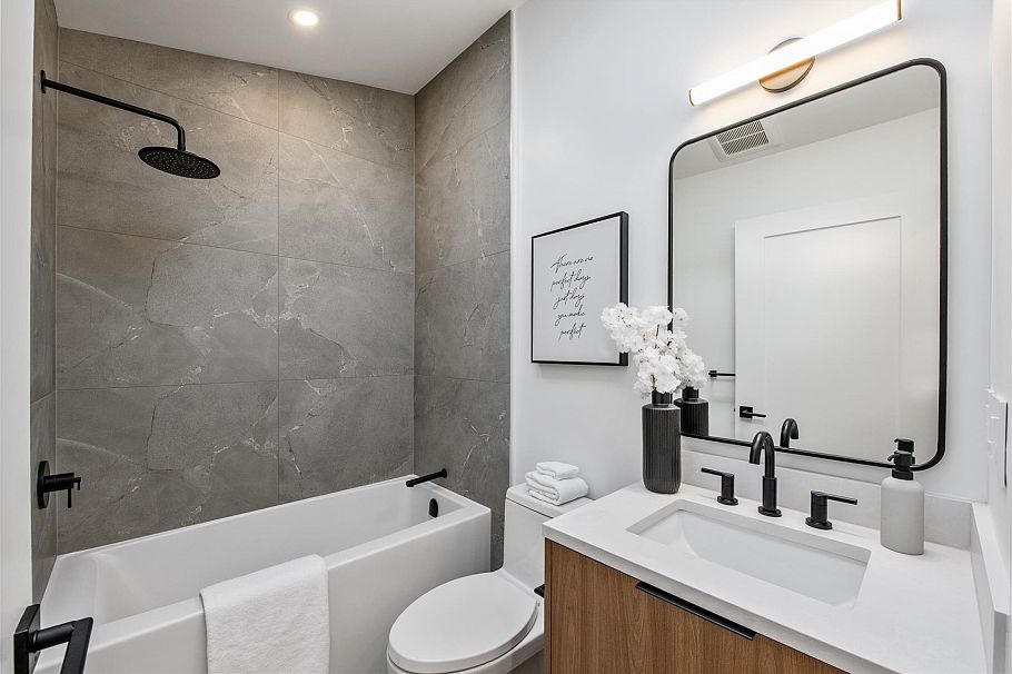 1168 E 26th Avenue Vancouver, BC - 19
