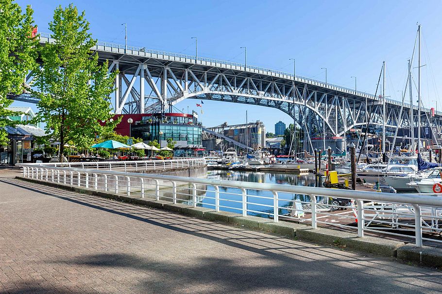 1711 939 Expo Boulevard Vancouver, BC - 28