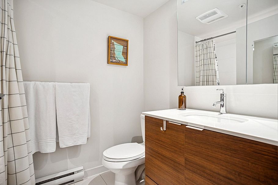 310 1673 Lloyd Avenue North Vancouver, BC - 11